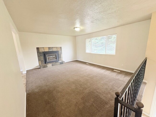 Foto del edificio - Beautiful Home with Nice Fenced Yard - 1 C...