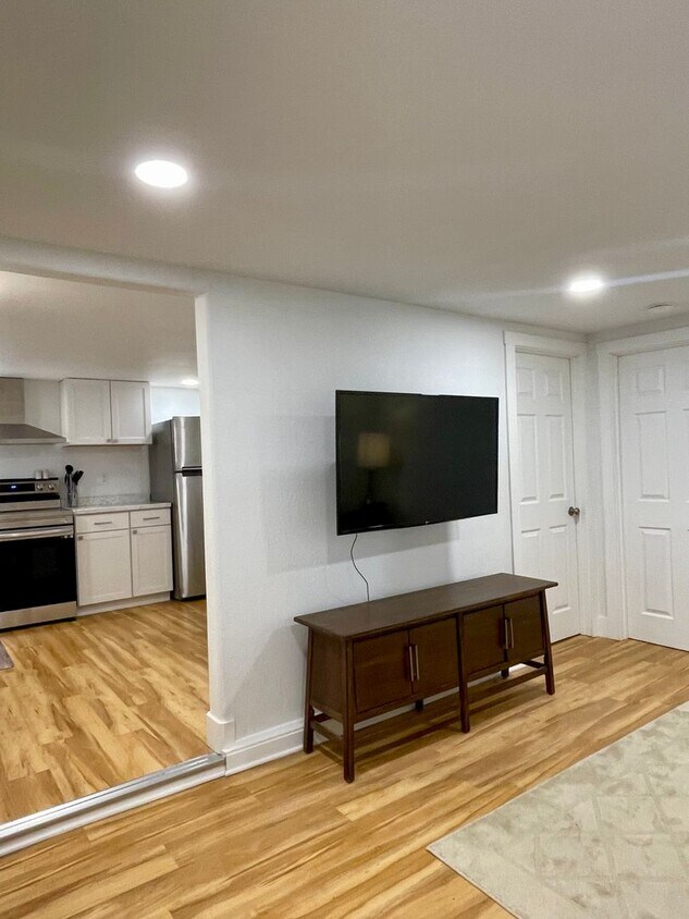 Foto principal - 1833-1833 Grace Ave