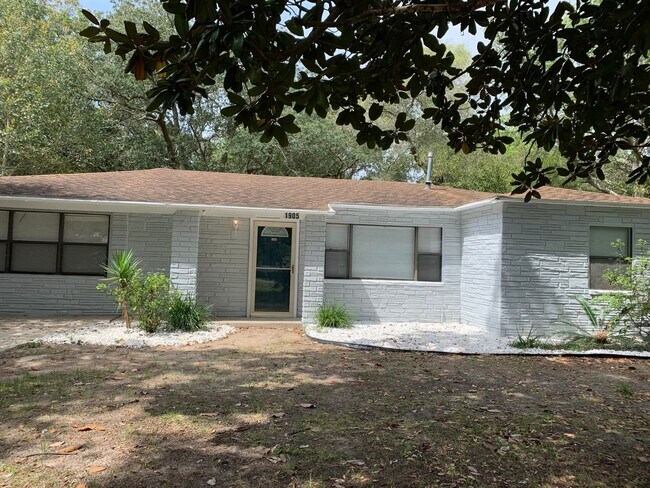 Foto del edificio - 1905 Athens Ave