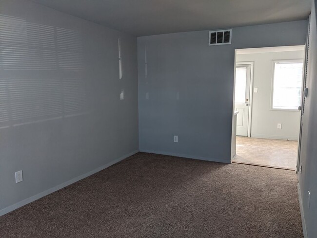 Building Photo - Come enjoy Richmond living at Colorado Manor