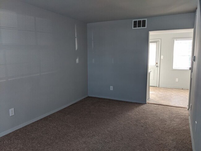 Foto del edificio - Come enjoy Richmond living at Colorado Manor