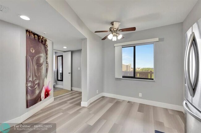 Foto del edificio - 2200 S Cypress Bend Dr