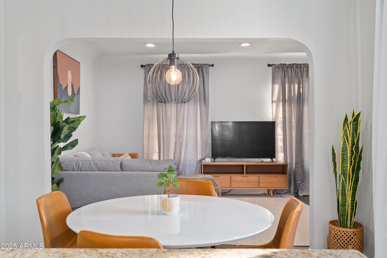 Foto principal - 2227 N 16th Ave