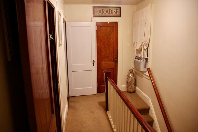 Hall entrance - 56 Garden St