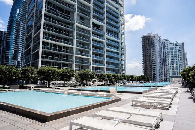Foto del edificio - 485 Brickell Ave