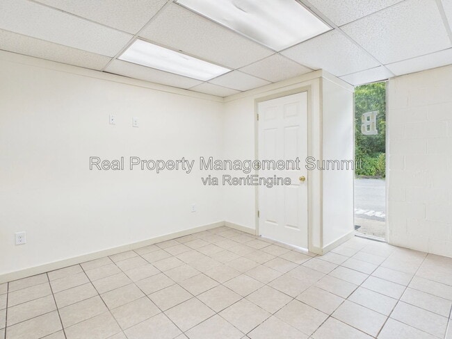 Building Photo - 2501 N Augusta St