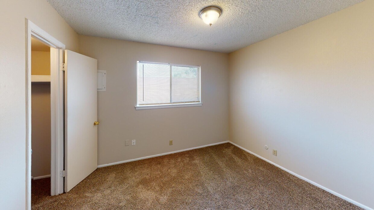 Primary Photo - 207 Delamar Loop NW