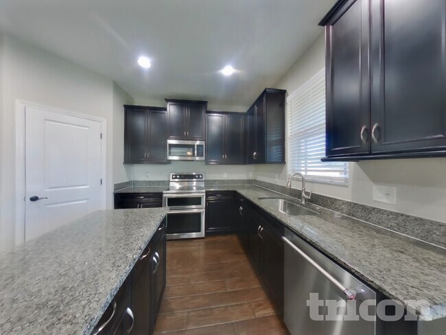 Building Photo - 33164 Whisper Pointe Dr