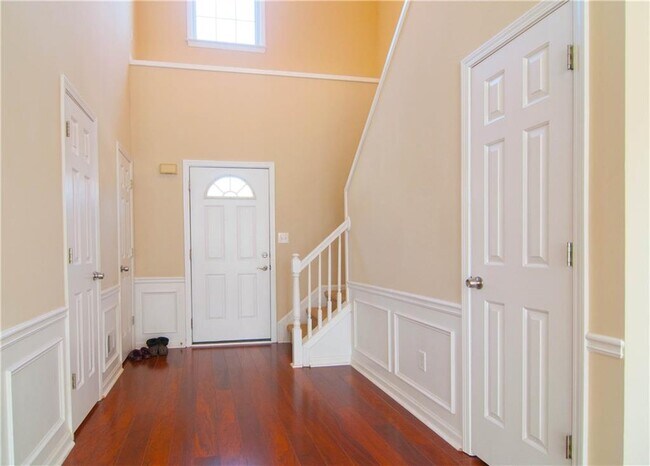 Foto del edificio - 558 Lullingstone Dr SE