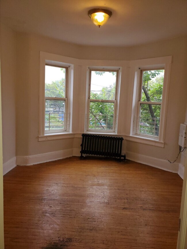 Building Photo - 122 Bergen Ave
