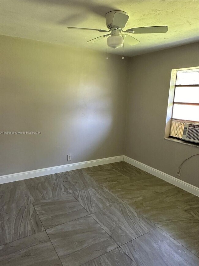 Building Photo - 2120 NW 4th St