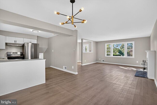 Foto del edificio - 5307 Kepler Ln