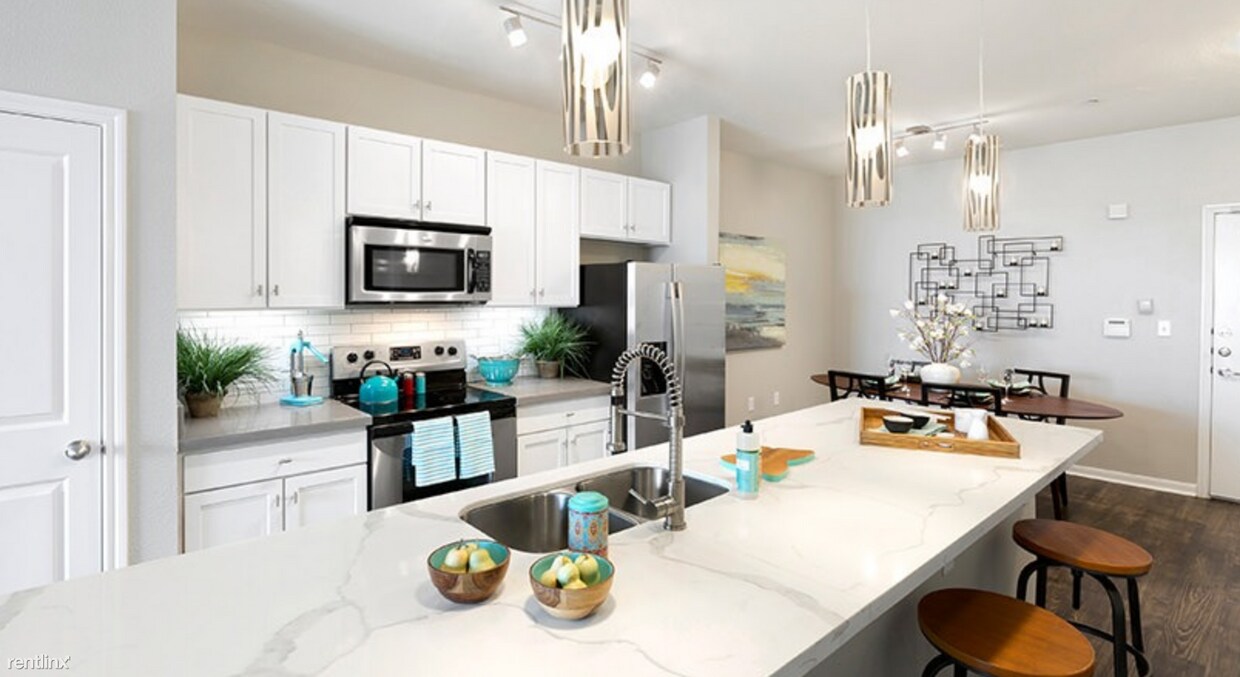 Foto principal - 304 E Ben White Blvd