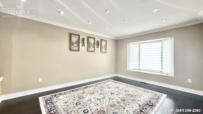 Photo du bâtiment - 33 Hall Cres