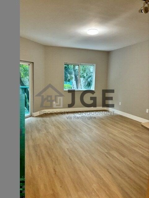 Foto del edificio - 6001 SW 70th St