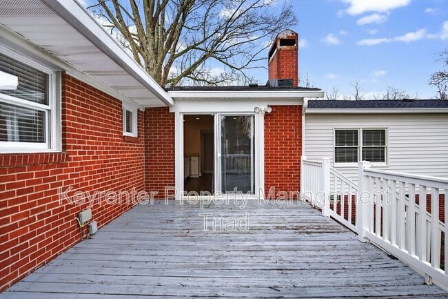 Building Photo - 8022 Linville Rd