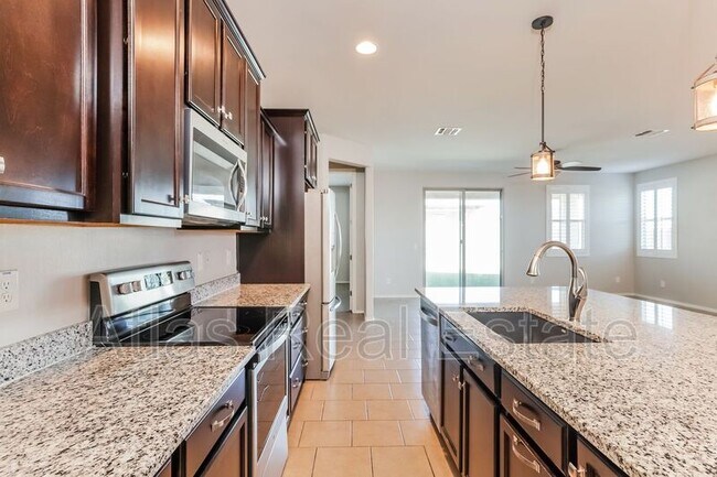 Foto del edificio - 18326 W Via Del Sol