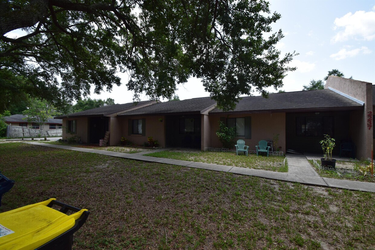 2237 Bordeau Ct Unit 3, Auburndale, FL 33823 Room for Rent in Auburndale, FL