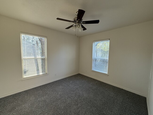 Building Photo - 7665 Dahlen St