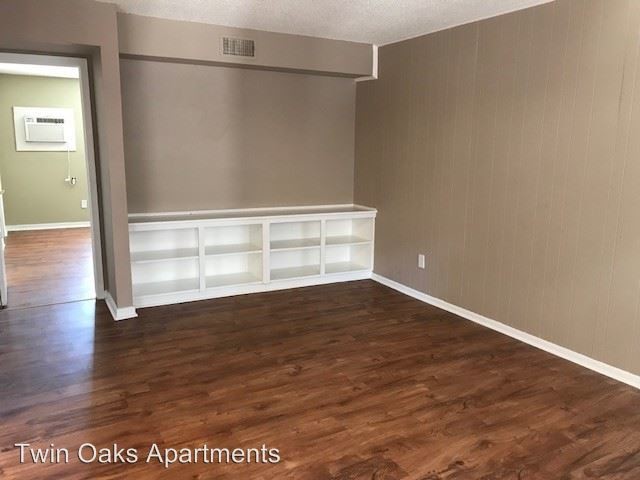 Foto principal - 2535 E 10th St