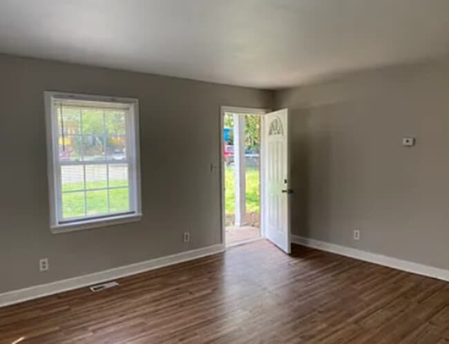 Foto del edificio - 2613 Remington St