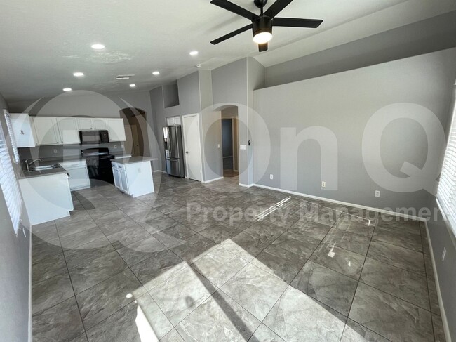 Building Photo - 14867 W Acapulco Ln