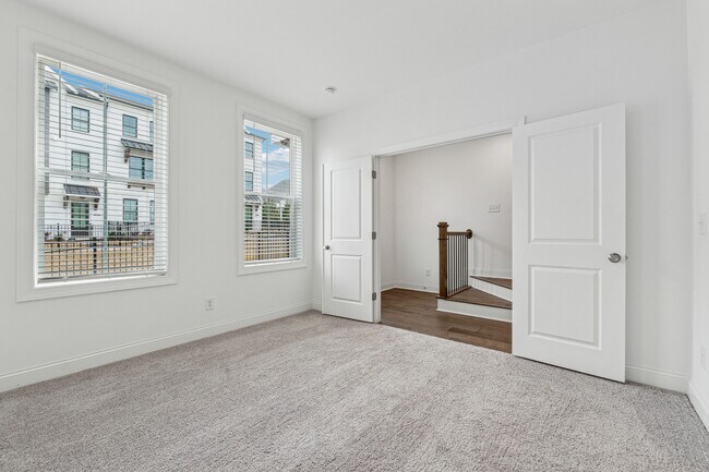 Building Photo - 528 Healy Dr