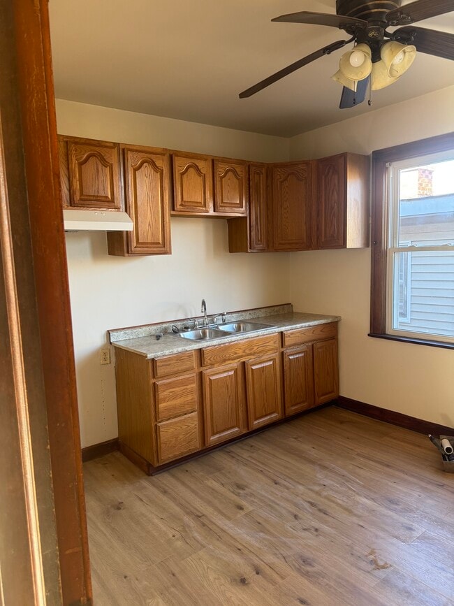 Spacious eat in kitchen - 6609 S California Ave