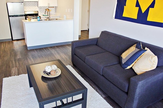 Building Photo - 400 Maynard