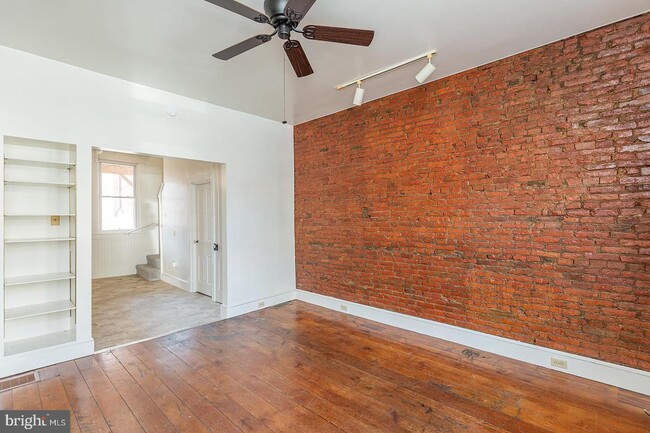 Living room - 18 W Lemon St