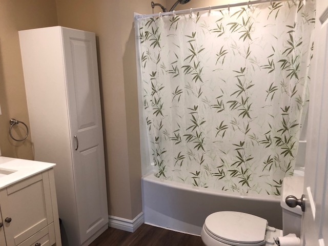 Full Bath - 5810 Dovetail Dr