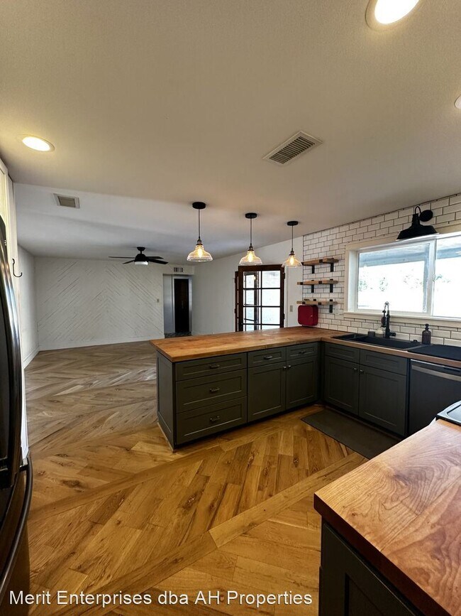 Foto del edificio - 3 br, 2 bath House - 655 N ORACLE