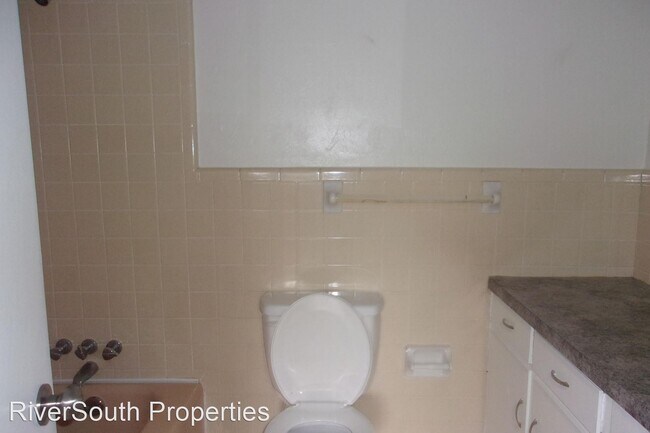 Building Photo - 4 br, 2 bath House - 2002 Airport Thruway