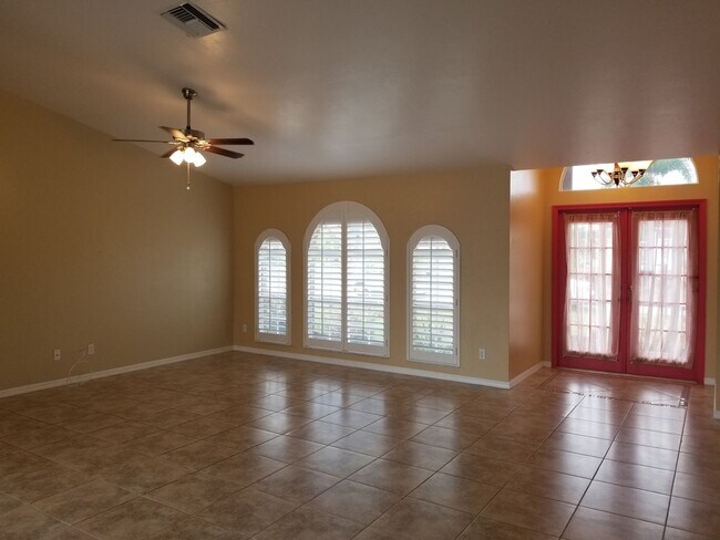 Foto del edificio - 2321 SW 19th St