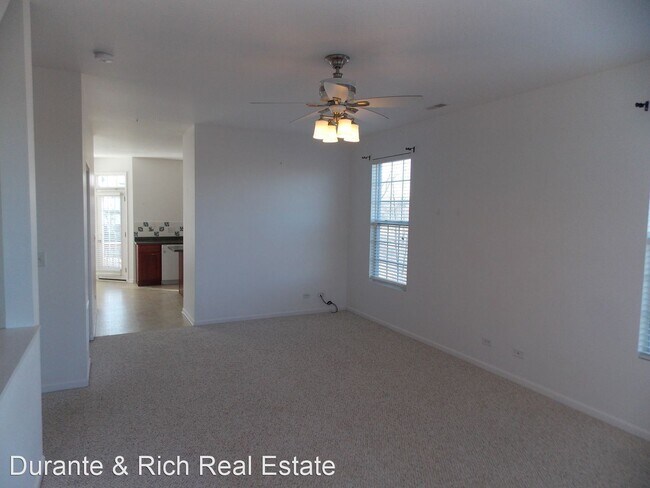 Foto del edificio - 2 br, 2.5 bath House - 1689 W. Turtle Cree...