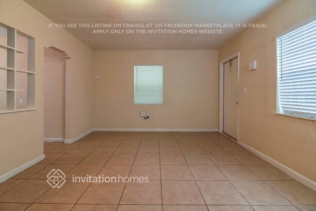 Building Photo - 870 NE 144th St