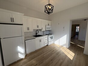 Building Photo - 55 Carmarthen St