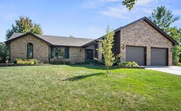 Building Photo - 294 Berwick Dr