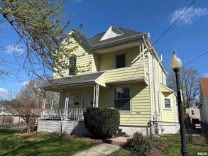 Building Photo - 901 NE Glen Oak Ave