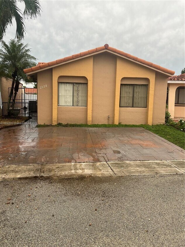 Foto principal - 2528 W 65th St