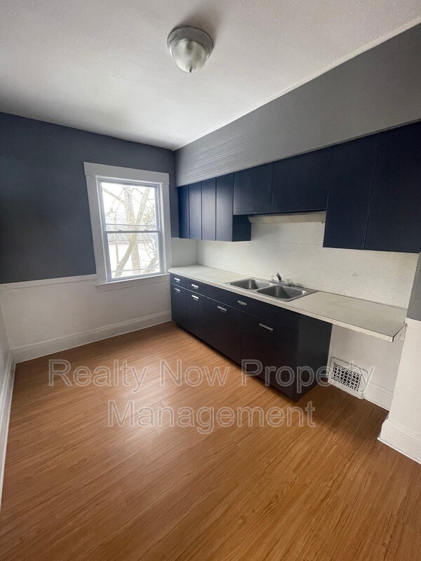 Foto del edificio - 3348 W 97th St