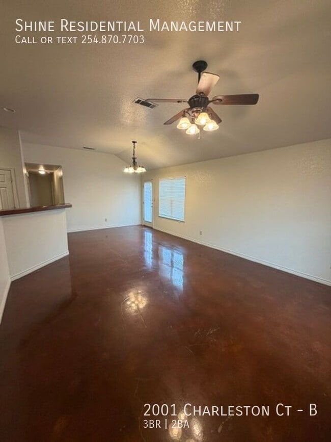 Foto del edificio - 2001 Charleston Ct