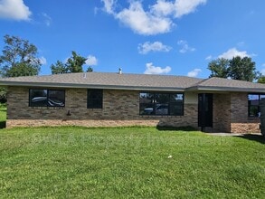 Building Photo - 1026 Bee Tree St
