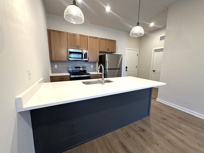 Building Photo - 409 West