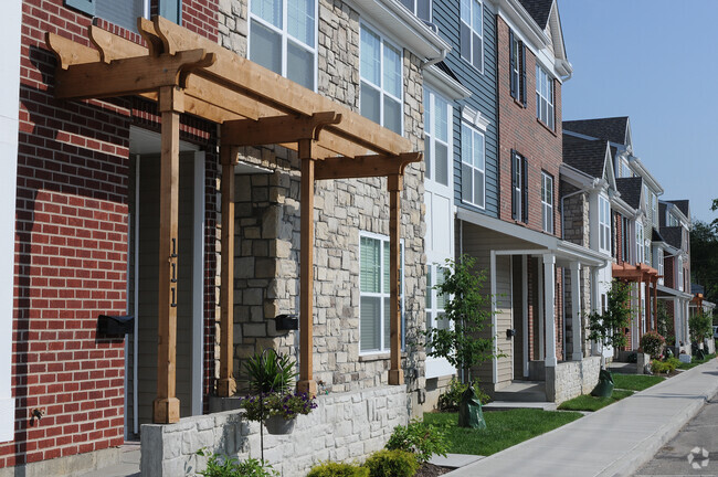 Rowhouses on Water Street - Riverwalk Flats and Rowhouses