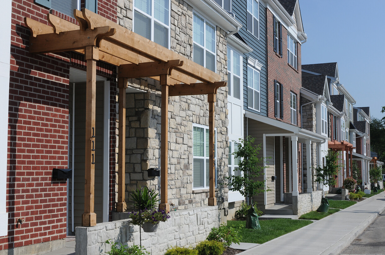 Casas de remo en Water Street - Riverwalk Flats and Rowhouses