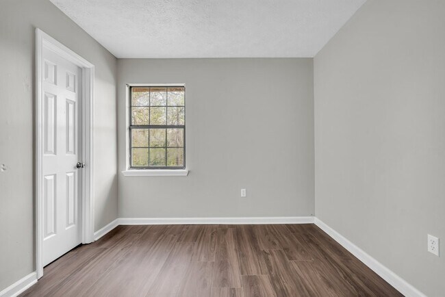 Foto del edificio - 456 W Broad St