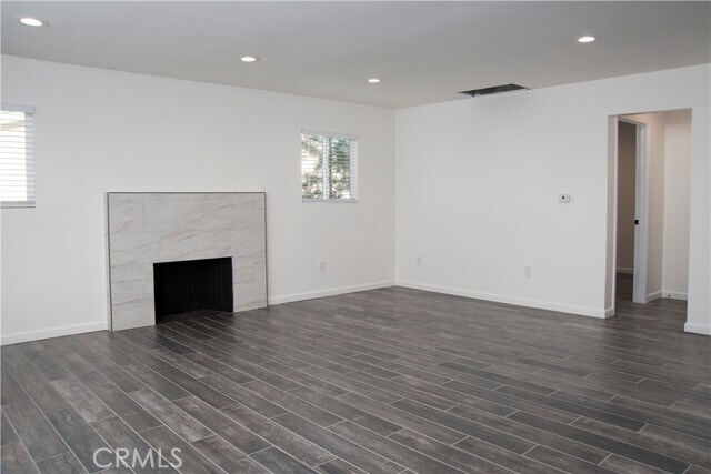 Foto del edificio - 3834 W 111th St