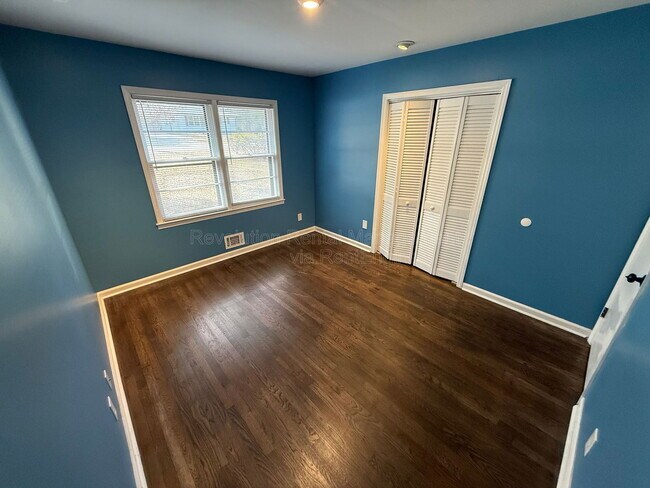 Building Photo - 24 Chestnut Dr