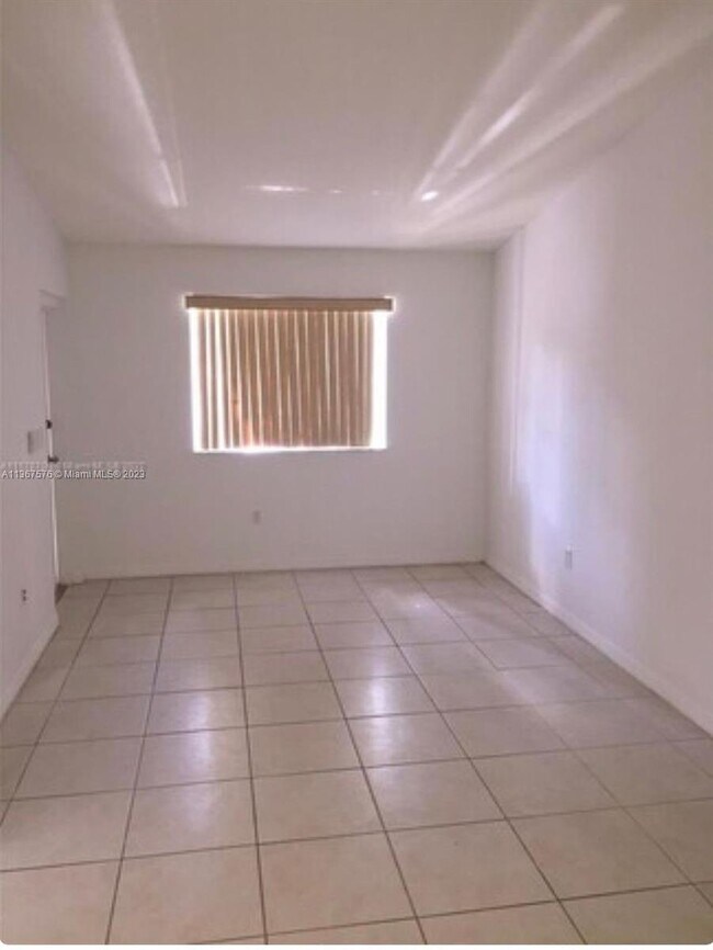 Foto del edificio - 2921 SE 13th Rd